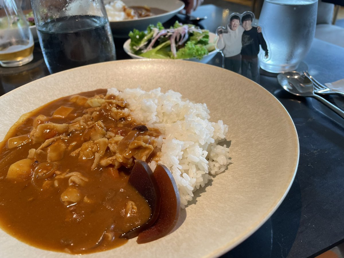 到着してすぐにお隣のノボテルでカレーランチをいただいてます(^^)