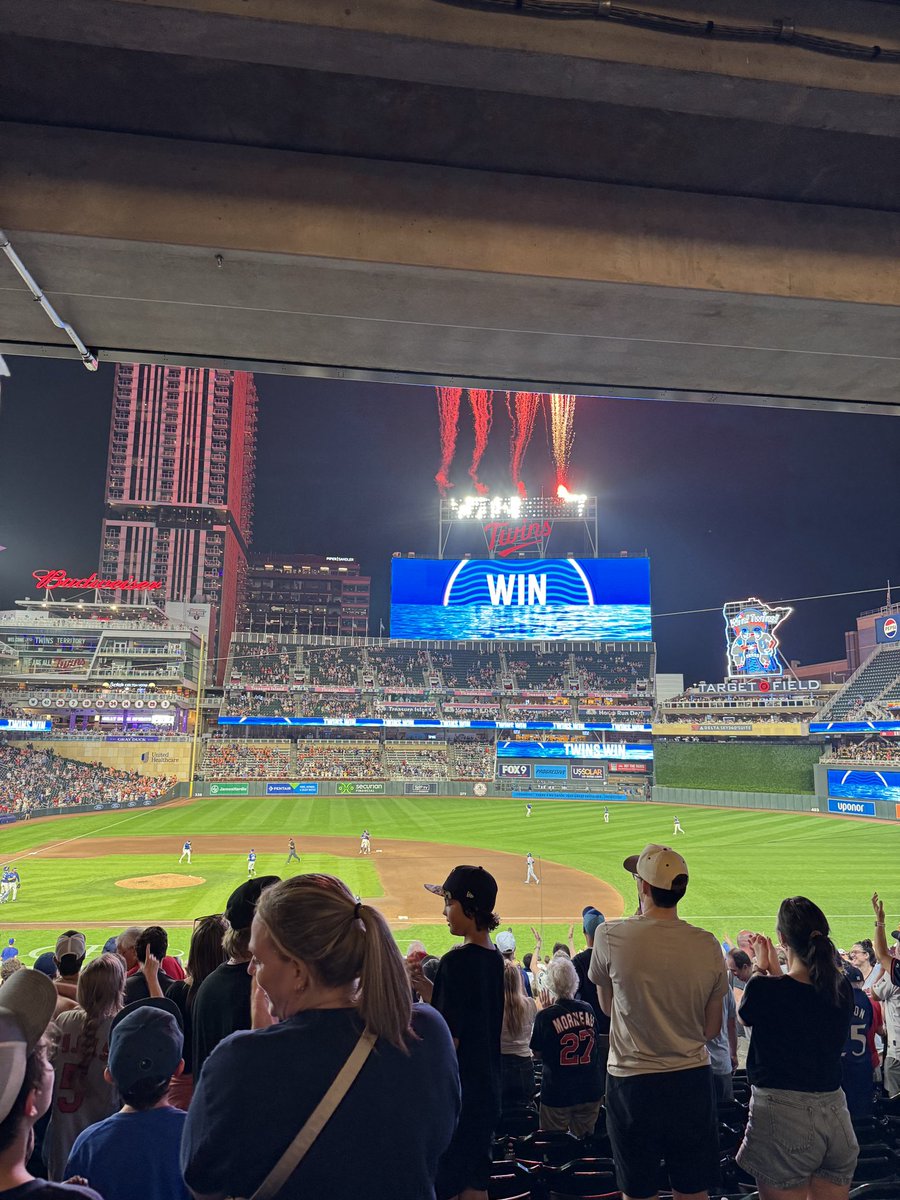 New chapter #MNTwins 📖🫶🏼