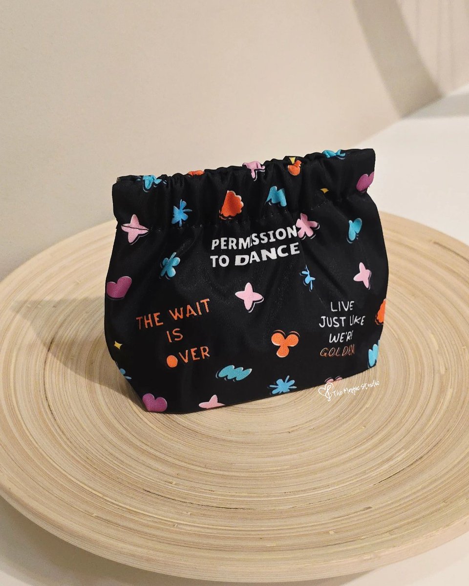did y'all guess it right? yes, its the permission to dance pouch! i love these magnetic pouch because it can fit a whole bunch of stuff and you can open it with just one hand! 

available for purchase at HallyuCon, so... seeya there 👀💜

#designbythemagicstudio #hallyuconsg