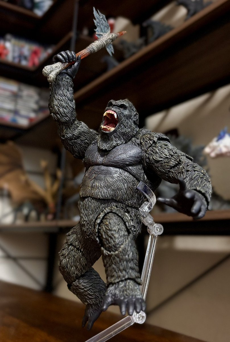 ginzirou7's tweet photo. 待ちに待ったhiya toys コングも到着✨

造形もディテールも最高！！

ウホッ🦍
これは超激シブ コングさんやでっっ(*´ч`*)/

#HIYATOYS #コング #ゴジラ https://t.co/6DjeejHIFa