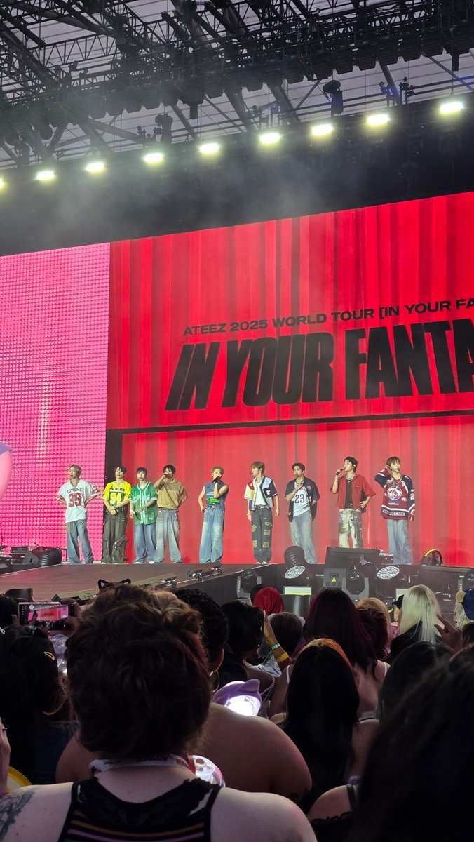 Xikers is here 

#XIKERS
#ATEEZinLA #InYourFantasyTour