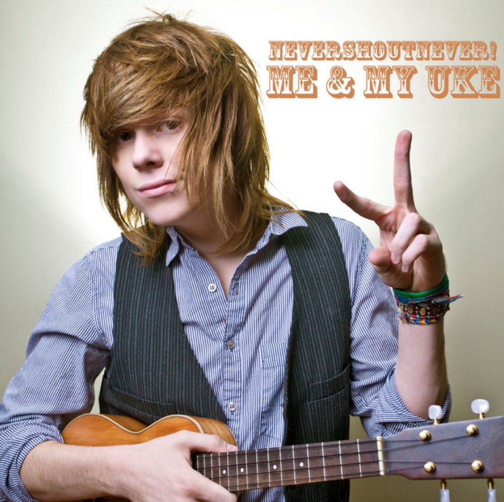 pumpkibu's tweet image. how do u even ask the barber for this cut