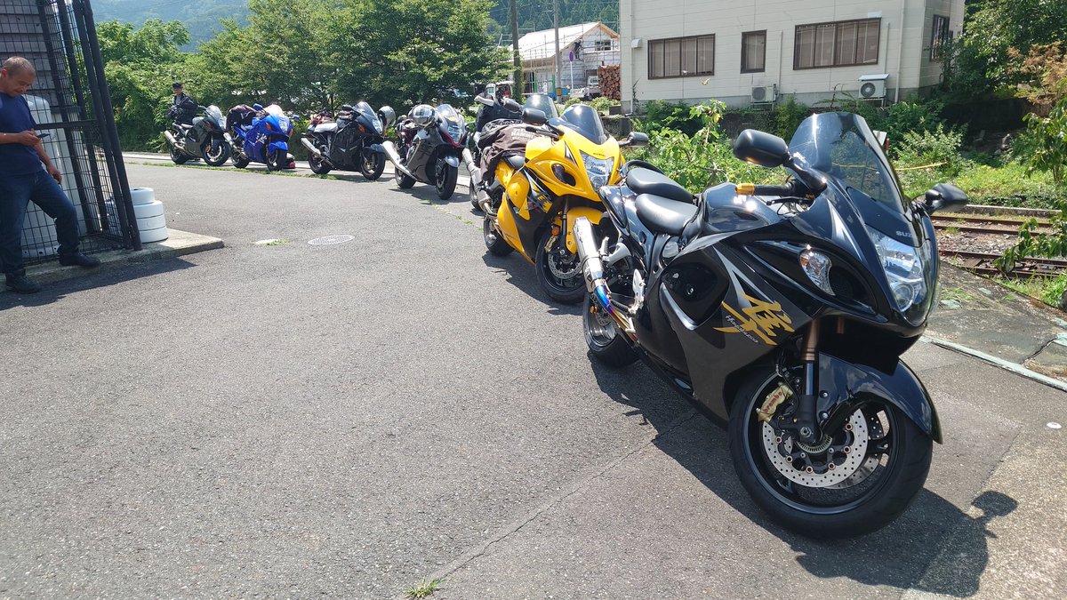 Coaching_Driber's tweet photo. ポール・ポジションゲット😁
#若桜鉄道 #隼 #GSX1300Ｒ #隼駅まつり https://t.co/Yx2fALcxQd