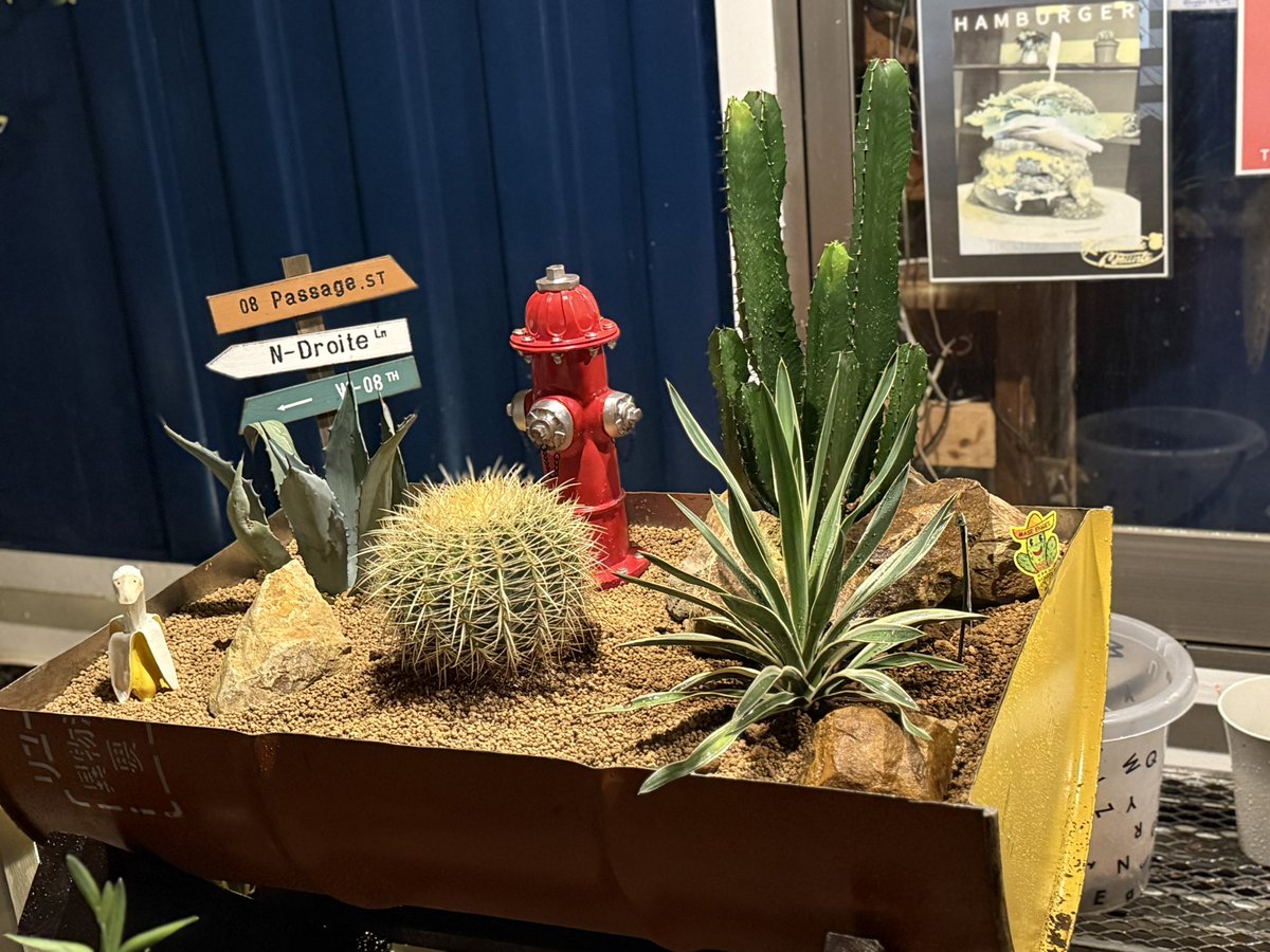 カフェ_マウント tweet media