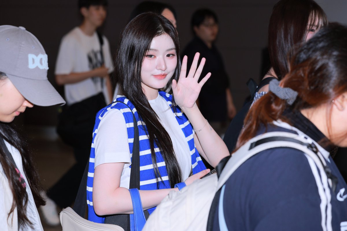 fiftyworld5050's tweet image. #피프티피프티 #fiftyfifty #아테나 #athena  20250809 캐나다출국 - 피프티피프티