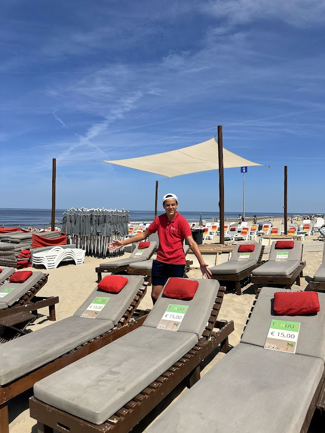 Goedemorgen, vandaag/zaterdag veel zon met een beetje sluierbewolking waar de zon gewoon doorheen schijnt☀️

Het warmt in de ochtend al snel op en het blijft voorlopig windluw en droog dus heerlijk strandweer😊

Reserveer een heerlijk dagje strand via robdebadman.nl