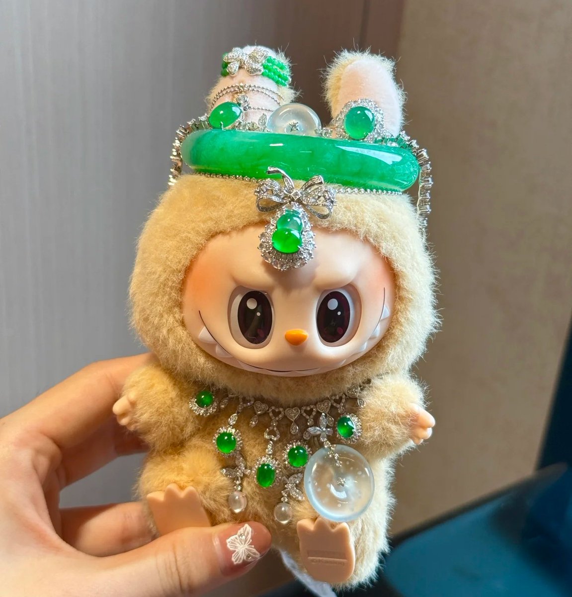 XXXmaomi's tweet photo. 现在明显的觉得过去真的把自己封闭的太久了，用别人的形容是不食人间烟火不知人间疾苦的仙女。直到自己工作了才发现原来钱真的真的很难赚，爸妈真的一直在尽力的给我提供最好的生活，过去舍得过门槛的人不论是出于好色的心理还是只是想收到情绪反馈，或者是单纯看我天天在互联网上难过会打赏一点。 https://t.co/afgwyTJg2k