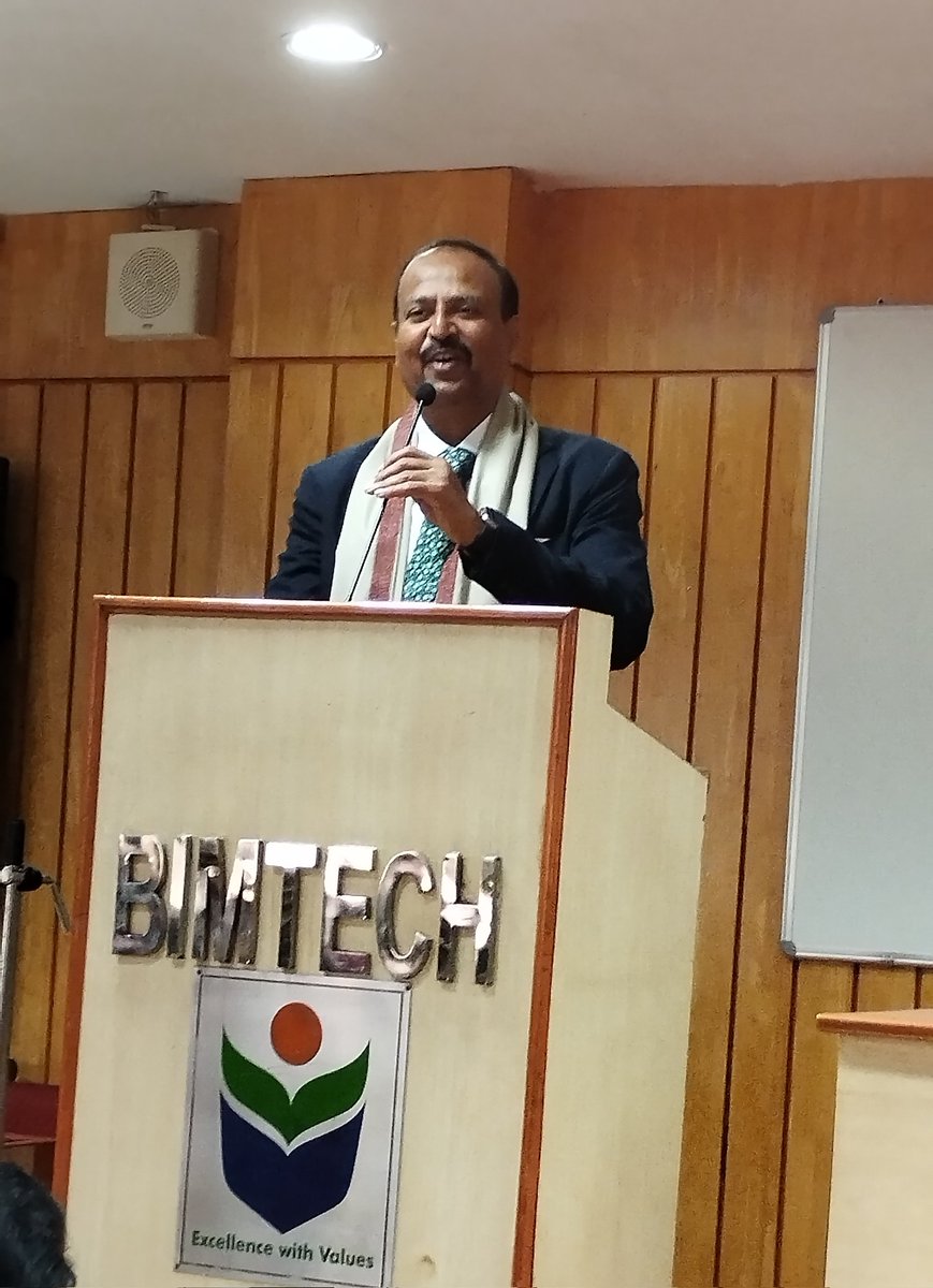 What a day at  <a href="/BIMTECHNoida/">BIMTECH</a>  campus ! The team @BajajAllianz conducted a #Hackathon  &amp; Dr. <a href="/tapansinghel/">Dr. Tapan Singhel</a> himself was there to give prizes &amp; share few words of wisdom. The challenges in coming days from employment perspective was the core theme.