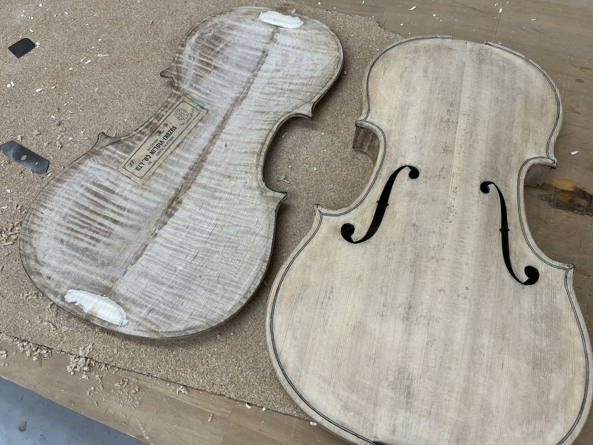 朝から🎻スクール✨ ライニングはまぁまぁキレイに着きました！ 今日