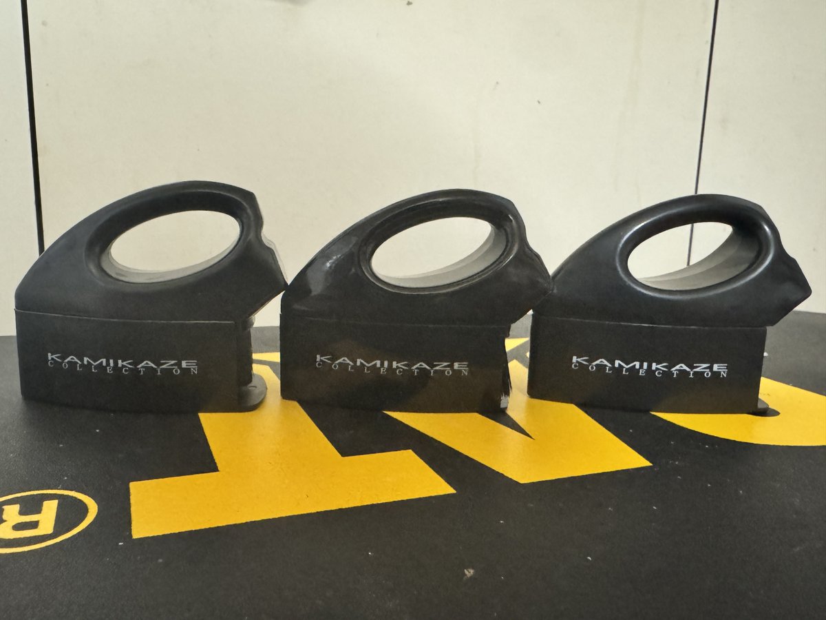 サマーセール乗っかっちゃいました😅
楽天とAmazonでバージョンアップ物中心に。
恒例の入れ間違い有難うございました😊
タイヤアプリケーターは持ってたタイヤ用とは別に細部用に買い、入れ間違いという名のオマケで入ってたので、合計3つに‼️何個あっても良いのでありがたや〜✨
<a href="/KAMIKAZECOLLEC1/">KAMIKAZE COLLECTION®︎</a>