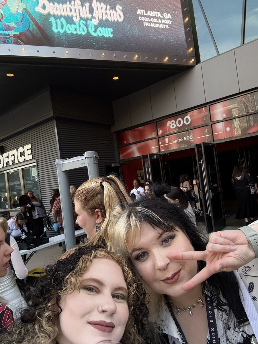 keepcalmitsjuls's tweet photo. Got to see @XH_official with my absolute queen of a bestie 🥰🥰🥰 they killed it tonight in ATL! https://t.co/W9YenCz7A8