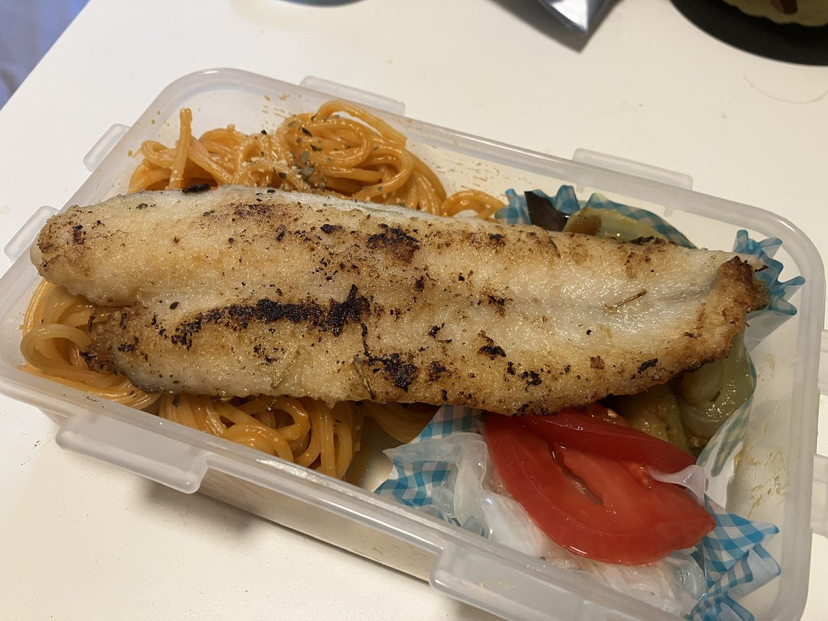 名前も知らない白い魚