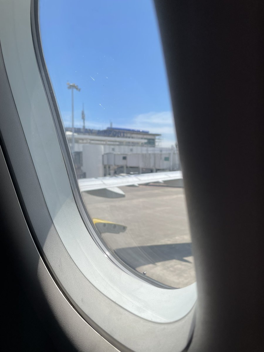 lienspace's tweet image. Off to Manila : ))

excited for the Acer Con and can’t wait to see the famahal up close! happy motmot indeed. &amp;lt;33

ALWAY5 WITH BRESNYR