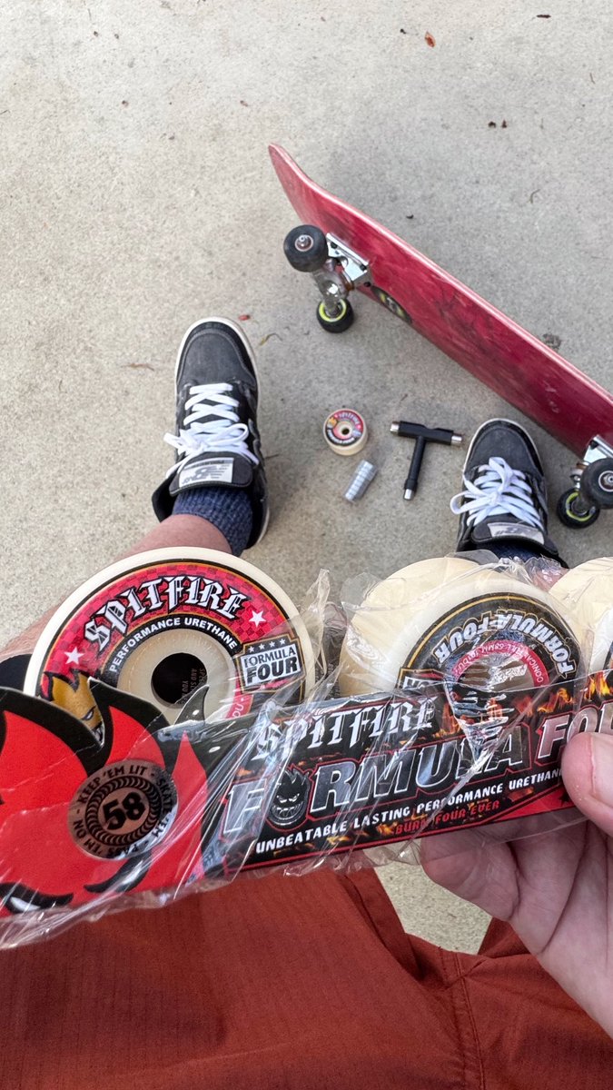 RonsonLambert's tweet photo. Leveled up the setup and bought a set of 58mm this time @spitfirewheels🔥 #spitfirewheels #skateboarding https://t.co/CGn0f4sqMJ