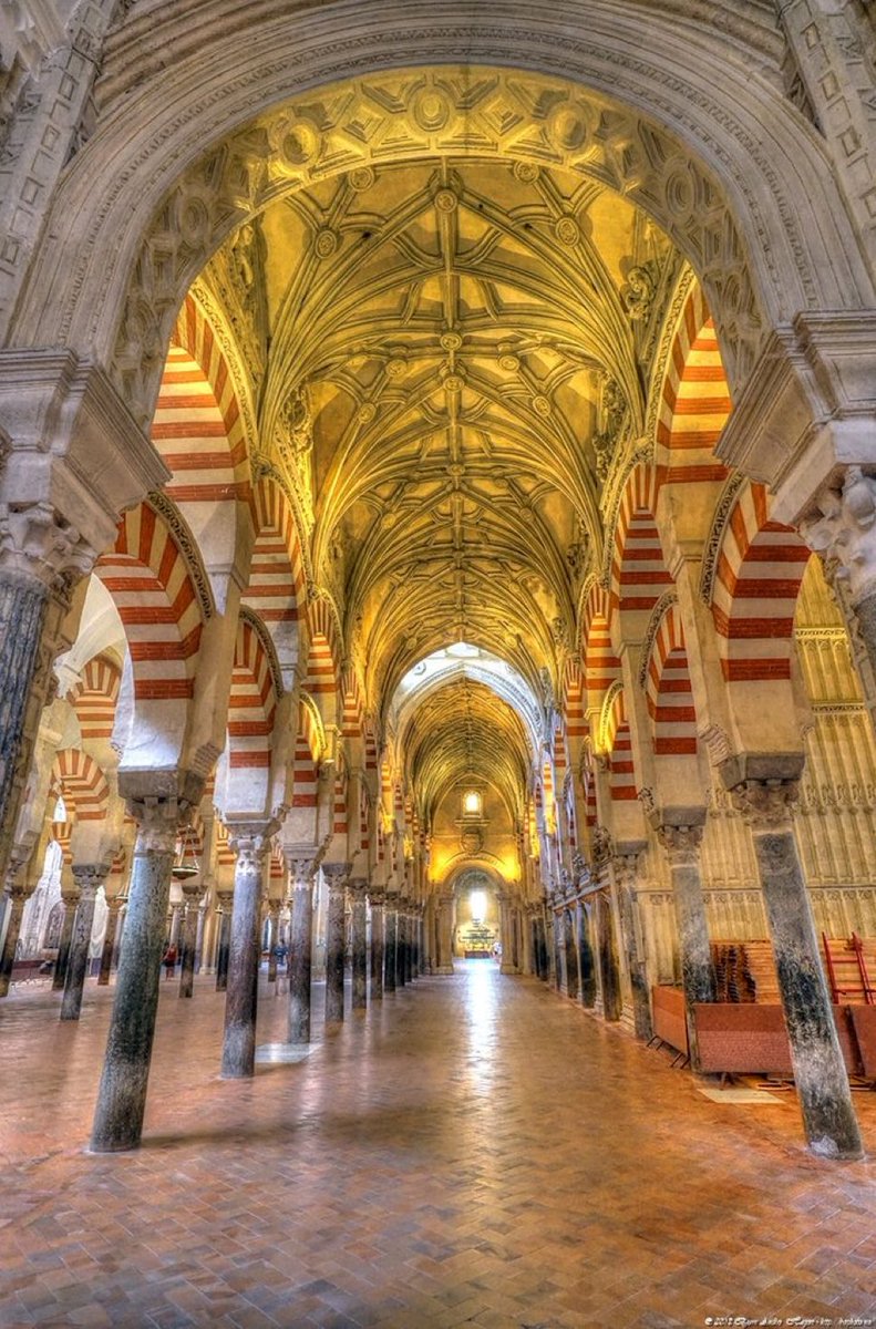 Por la recuperación de un tesoro patrimonial  de la Humanidad como la Mezquita de Córdoba. Un gran abrazo y ánimo al pueblo cordobés.