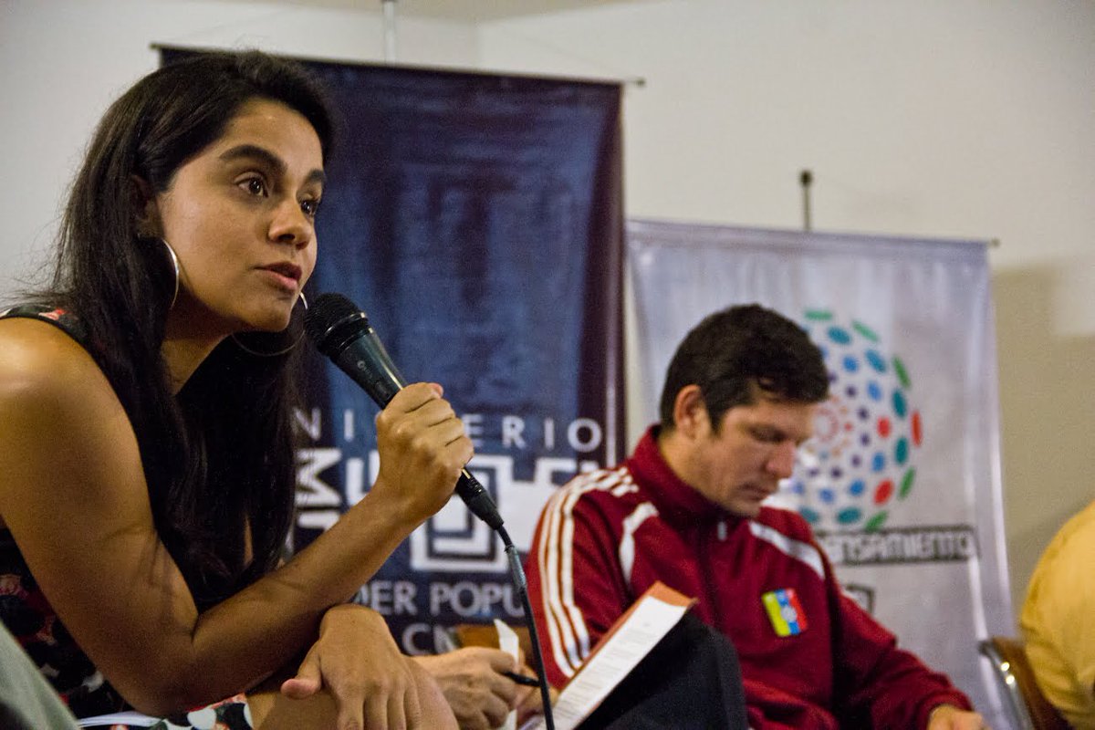 En toda su trayectoria, Martha ha sido coherente en ponerse del lado del pueblo, de la clase trabajadora, de lxs que luchan, reconociendo el rol de las autoridades pero de forma crítica y autocrítica, siguiendo el ejemplo del propio Chávez