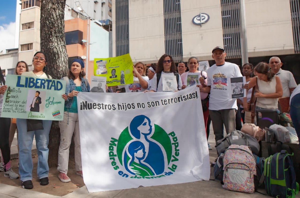 En el último año, Martha y Surgentes han apoyado al Comité de Madres en Defensa de la Verdad, defendiendo los derechos de docenas de jóvenes detenidos en los disturbios post electorales del año pasado