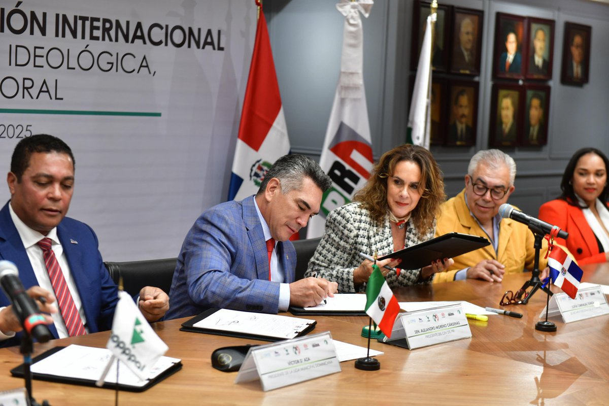 alitomorenoc's tweet photo. Hoy firmamos el Convenio de Colaboración Internacional entre el @PRI_Nacional, la @copppal_oficial, el @IRHnacional, la @FColosioAC, el Instituto de Formación Política “Gustavo Carvajal Moreno”, la @LigaMunicipalRD y el Centro Internacional de Formación para Autoridades y Líderes.

Este acuerdo fortalece nuestra formación política, ideológica, organizativa y electoral, porque en el PRI sabemos que para servir y defender a México hay que estar preparados, aprender de las mejores experiencias y trabajar en equipo con aliados dentro y fuera de nuestras fronteras.

Con visión, estrategia y unidad vamos a construir el rumbo que el pueblo de México merece.