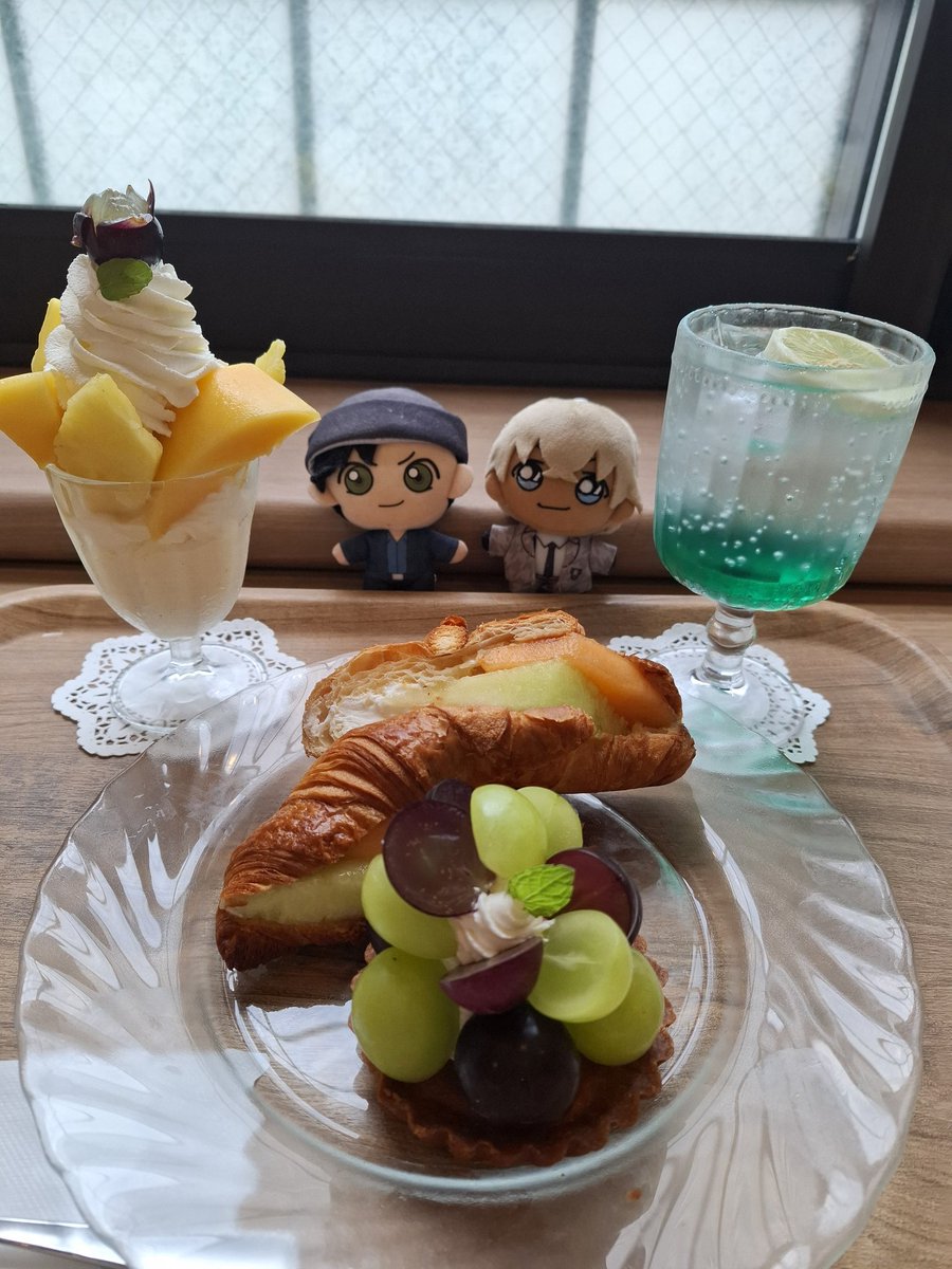 ｬﾊﾞｨｮ!!o(ﾟДﾟ｀;o)(o;´ﾟДﾟ)oｬﾊﾞｨｮ!!

めっちゃ美味しい(๑>ڡ<๑)🍴💕
マンゴーにパイナップル、メロンにぶどう❤
ドリンクはラムネだよ～⸜(*˙꒳˙*)⸝
どれもこれも大好き♥️