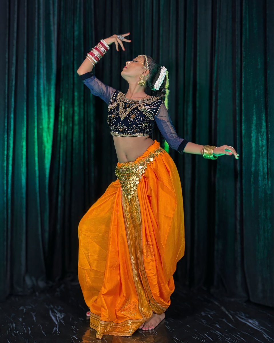 vaish64876's tweet photo. 🧡 Lost in the rhythm, found in the soul 🧡

.
.
#DynastyDivaOfficial #VaishnaviSaxena #Explore #Viral #Trending #traditional 

#JossGawin #srchafreen #SkyNani https://t.co/81Tc5UBr0v