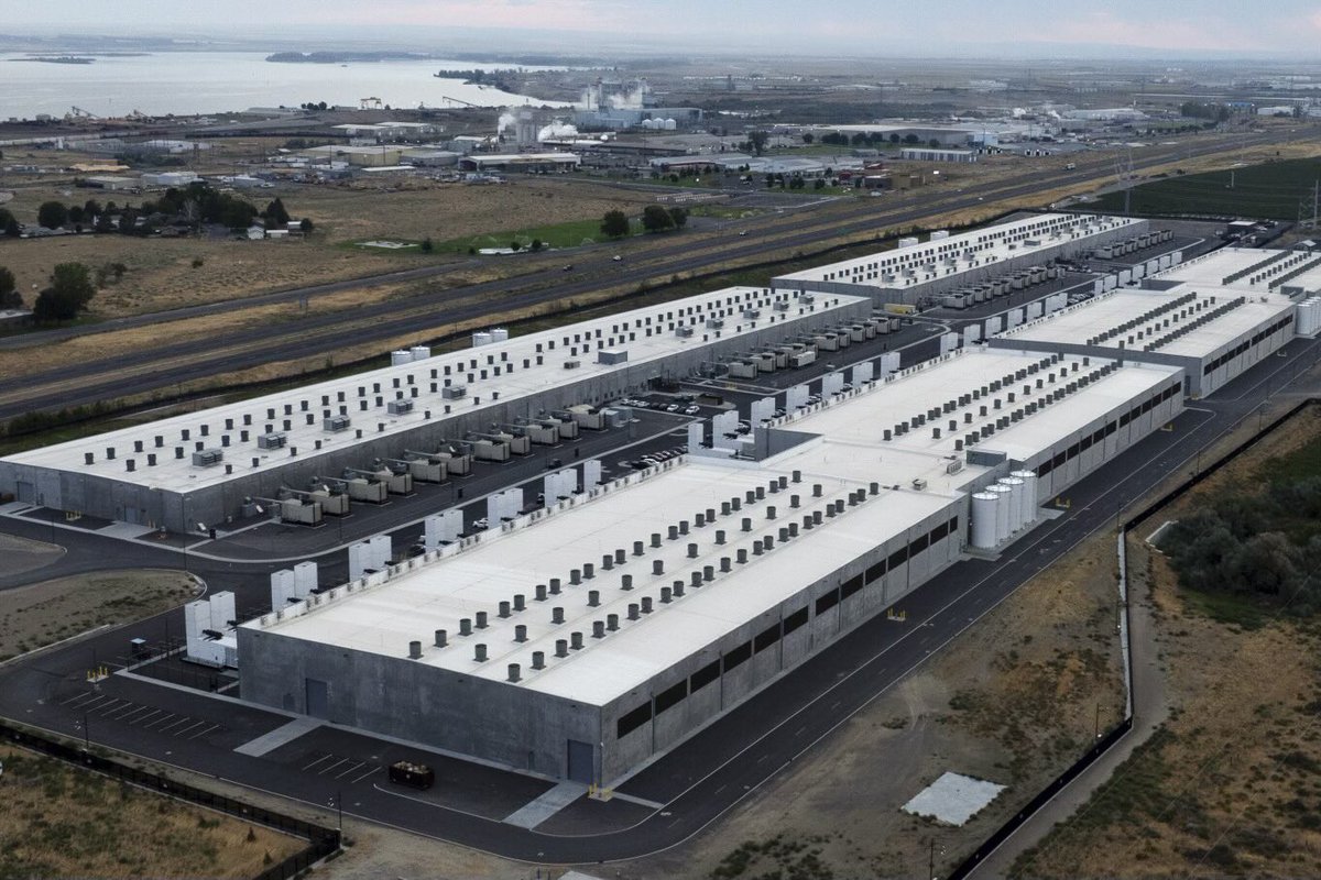 Marc Levy (@timelywriter) on Twitter photo Critics question whether states have the spine to take a hard line against tech behemoths.
But more than a dozen states have begun taking steps as data centers drive a rapid build-out of power plants and transmission lines.
Via <a href="/AP/">The Associated Press</a>:
apnews.com/article/electr… Critics question whether states have the spine to take a hard line against tech behemoths.
But more than a dozen states have begun taking steps as data centers drive a rapid build-out of power plants and transmission lines.
Via <a href="/AP/">The Associated Press</a>:
apnews.com/article/electr…