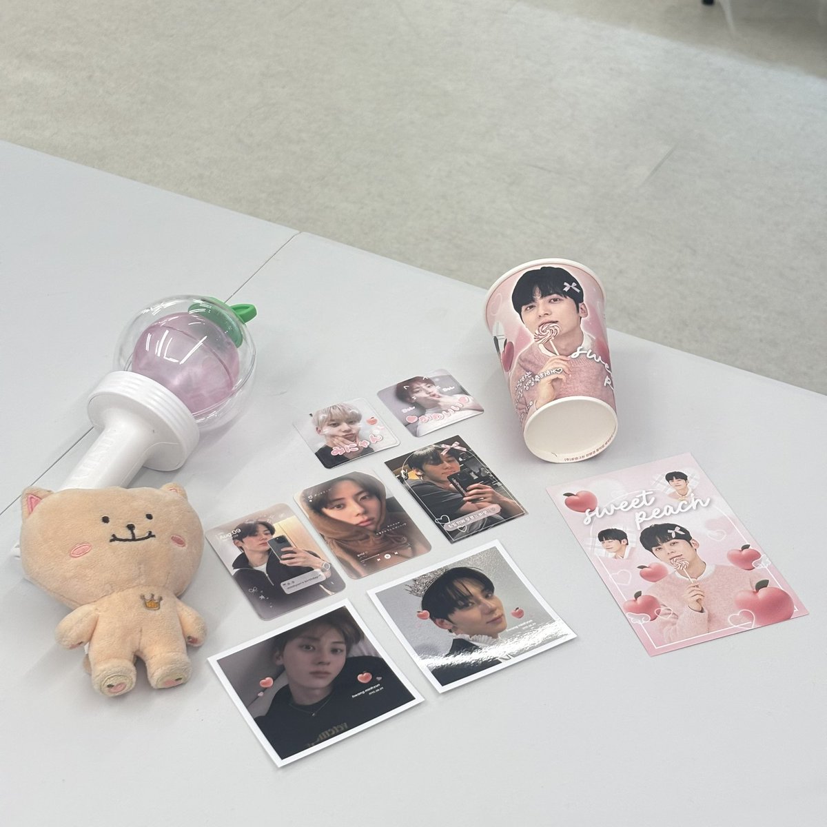 sweetpeach_0809's tweet image. ⠀
𝘀𝘄𝗲𝗲𝘁 𝗽𝗲𝗮𝗰𝗵🍑
⠀
📢 Day2! 오늘도 영업중입니당~!!
오늘은 우리 민현이 생일🧡같이 축하해용🥰
달콤한 음료와 포토존 준비돼있어요!✧
⠀
 #sweet_peach__0809
 #온리황도대장_생일축하해
 #황민현 #HWANGMINHYUN
⠀