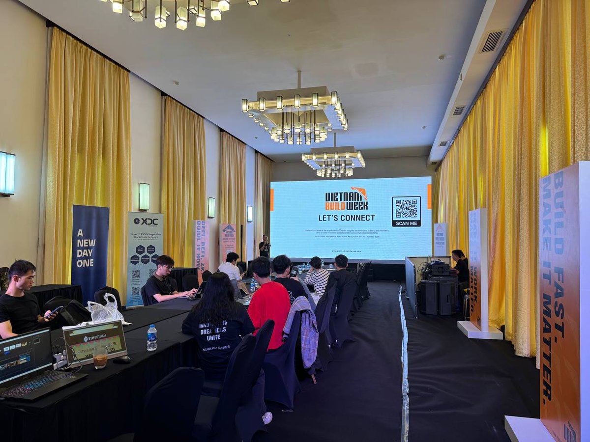 VIETNAM BUILD WEEK 🇻🇳 | Ho Chi Minh 2025 tweet media