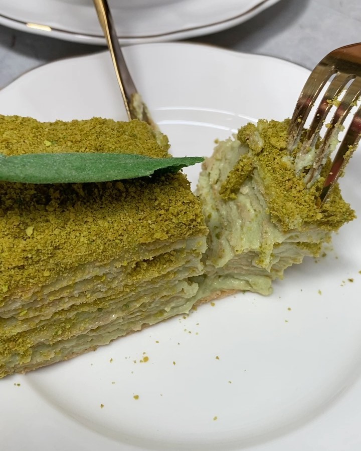 doe_jane404's tweet photo. It's more than just a dessert, it's a commitment. 🥄💚 #CrepeGoals #GreenGoodness” https://t.co/4fD252k9Wj