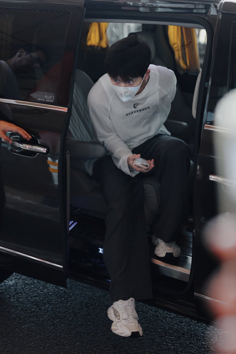 ehsally1's tweet image. 250809  PEK🛫

#ZhangZhehan #ZhangZhehan张哲瀚 #张哲瀚 #張哲瀚 #ZZH
#チャンジャーハン #장철한 #จางเจ๋อฮั่น #PrimordialTheatre #ZhangZheHanBangkokConcert
#张哲瀚泰国演唱会
#洪荒剧场 #TheRealZhangZhehan
#zhangsanjian
#张三坚