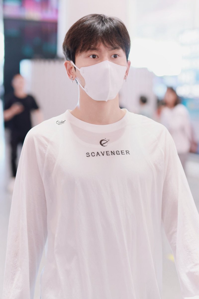 ehsally1's tweet image. 250809  PEK🛫

#ZhangZhehan #ZhangZhehan张哲瀚 #张哲瀚 #張哲瀚 #ZZH
#チャンジャーハン #장철한 #จางเจ๋อฮั่น #PrimordialTheatre #ZhangZheHanBangkokConcert
#张哲瀚泰国演唱会
#洪荒剧场 #TheRealZhangZhehan
#zhangsanjian
#张三坚
