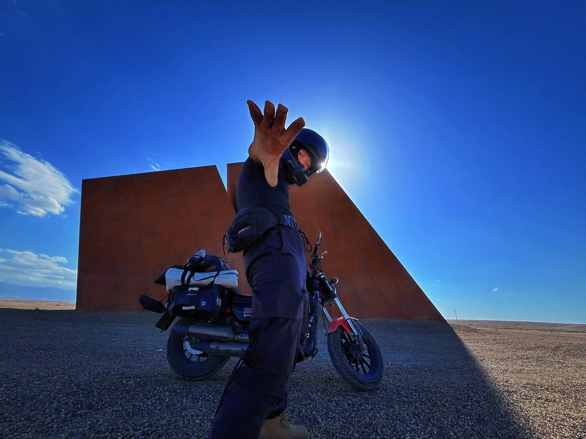 Azhennn2's tweet image. 抱歉，风声太大听不到你在说什么 #敦煌