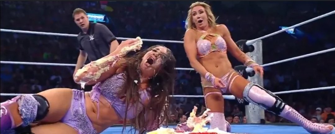LazyinTV's tweet photo. @TheMattCardona @ImChelseaGreen https://t.co/KNIkrQ0Wwz