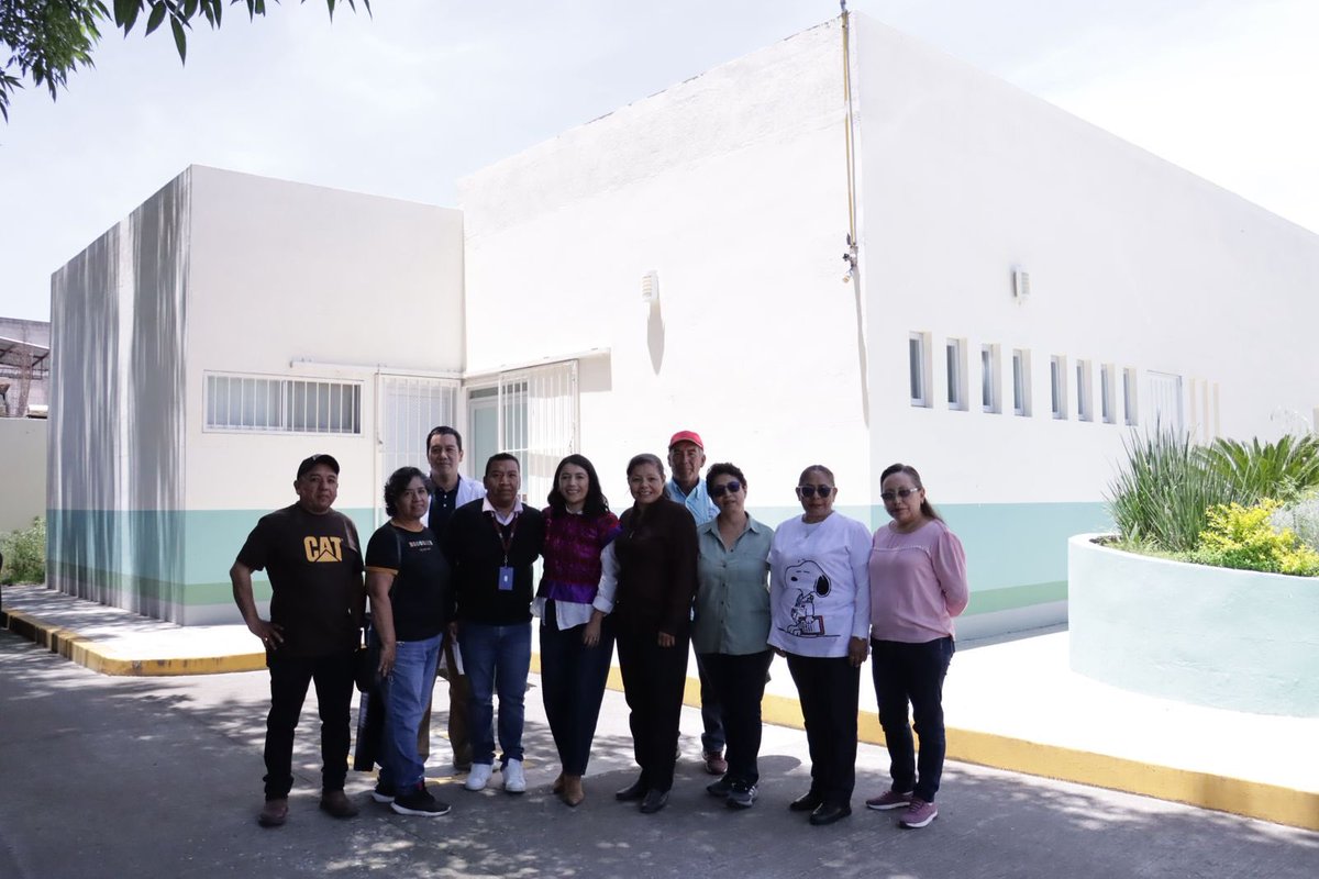vianeygarciar_'s tweet photo. En la asamblea pública que tuvimos en el Tlanalapan nos pidieron poder ayudar al centro de salud, hoy realizamos un recorrido con el personal para revisar cómo podemos ayudar. Así que en próximos días vamos hacer entrega de lo que nos comprometimos. #ElPowerSigue 💪🏽 https://t.co/i25GyYL8g8