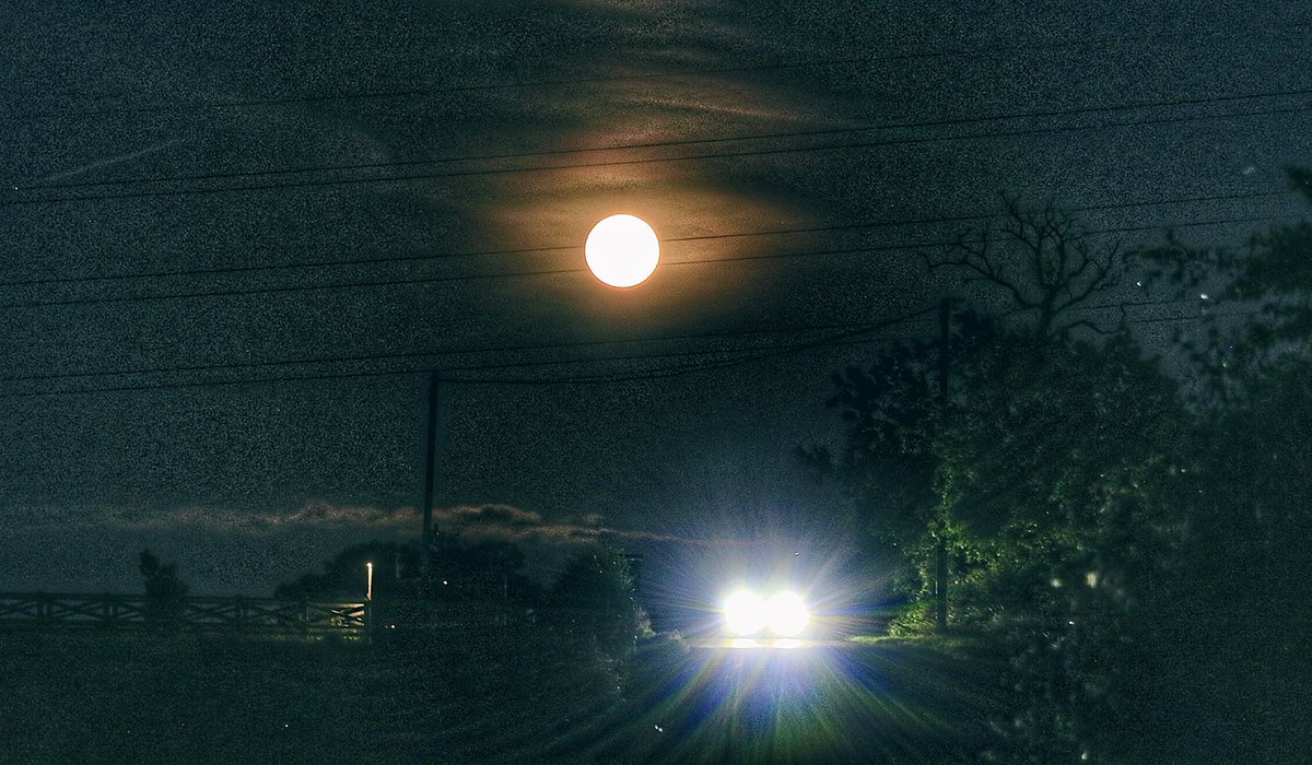 Ian Gee (@iangee19) on Twitter photo Out for a stroll on the edge of nowhere along a country lane, last night and just had to try and get a shot of the moon hiding behind a thin layer of cloud. <a href="/ThePhotoHour/">#ThePhotoHour</a> <a href="/StormHour/">#StormHour</a> #moon Out for a stroll on the edge of nowhere along a country lane, last night and just had to try and get a shot of the moon hiding behind a thin layer of cloud. <a href="/ThePhotoHour/">#ThePhotoHour</a> <a href="/StormHour/">#StormHour</a> #moon