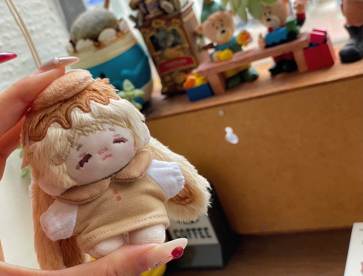 착용샷! 팬케이크를 꾹꾹 눌러요😆