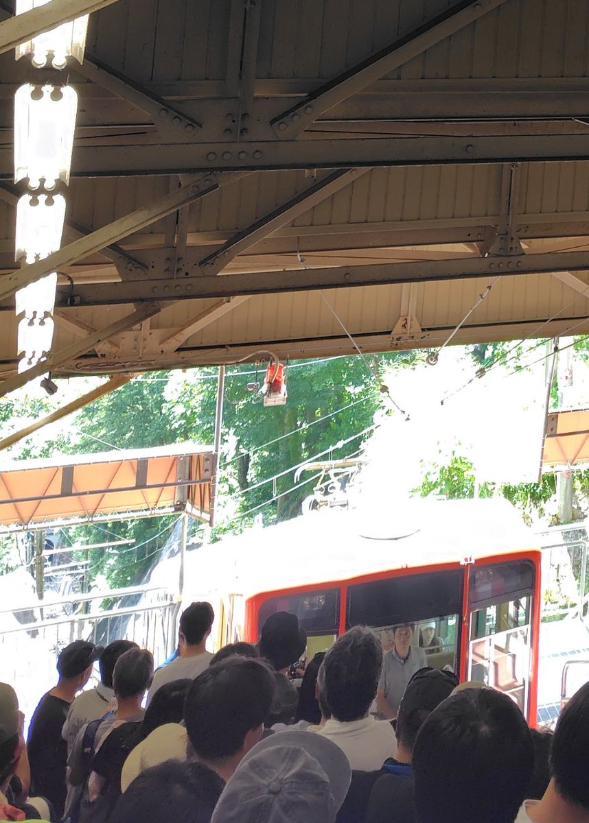 TWyjdk3AjdiIb96's tweet image. 美女平から立山駅までは立山ケーブルカーに乗りました。岩槻美園ご当地アイドルつきみそうドリィのゆい、blingblingの優希チェキも。#つきみそうドリィ #blingbling #優希 #Rockets #立山ケーブルカー @yui_tukidolly @yuuki927_ @blingbling15086 @PastelIv