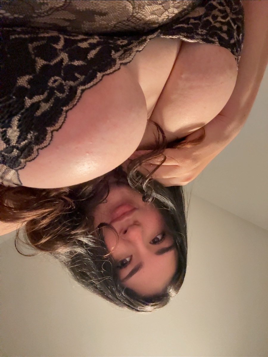 Janeissweet's tweet photo. Extra milfy vibes tonight! Busy eating cocks sub to my Free to join and goon OF!
https://t.co/j8b1xDA4jE
#milf #girlnextdoor #gamergirl #busty #onlyfanscreator #OFinbio https://t.co/H6RPHpdMB9