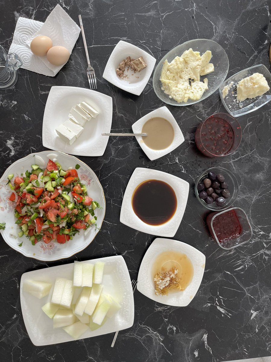 Sabah kahvaltısında salata yapıp yemeyende ne bileyim asdffg