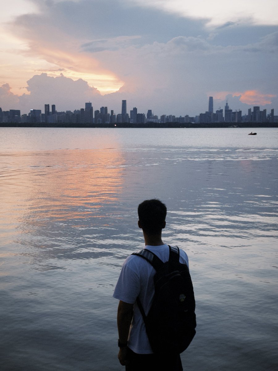 Alpha_01s's tweet image. 想被爱 #南宁