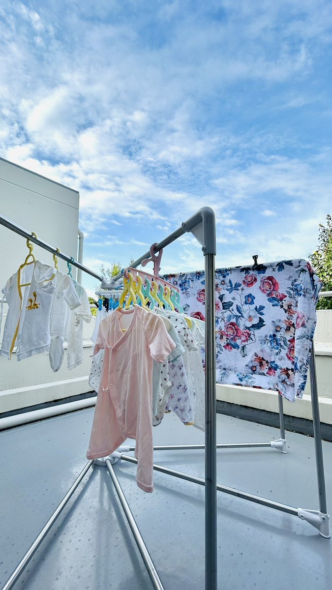 たくさんのお祝いメッセージにいいね
ありがとうございました〜❣️
頑張って大事に育てていきまーーす✨

緊急入院だったため 
『世界一幸せな洗濯』と言うのをオレが堪能しております☘️✨