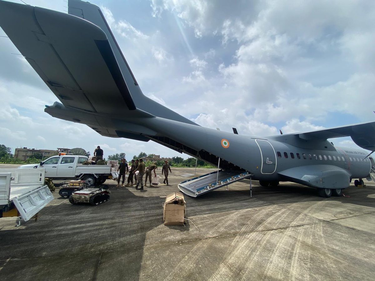 CAC_CPRO's tweet photo. . This effort has also ensured reviving vital communications and moving disaster personnel of ITBP, Indian Army and NDRF to the affected areas from Dharasu, which has been made the transfer hub by the IAF.
#IAFMCC #HQCAC #HADR #NationFirst #GovtUttrakhand #defenceminindia https://t.co/vfBLZzLVq0