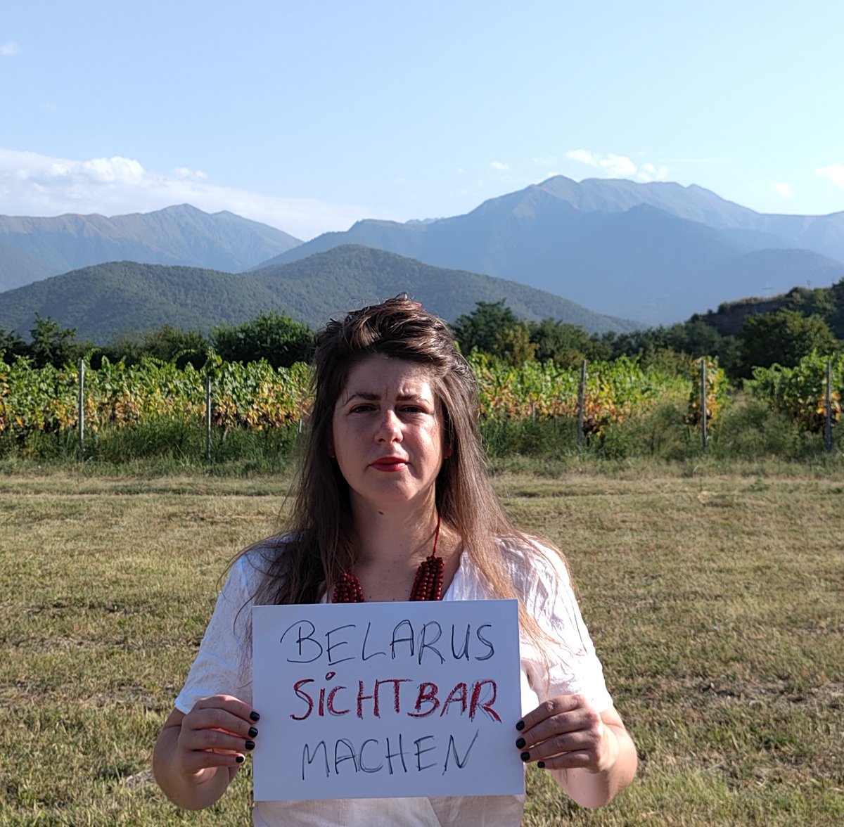 Heute vor 5 Jahren wurden die Wahlen in #Belarus gefälscht. Und Deutschland hält es nicht mehr für sinnvoll, humanitäre Visas für politisch Verfolgte auszustellen. Das gefährdet Leben!

Darum macht heute mit, um Belarus sichtbar zu machen. Mehr bei <a href="/LiberecoPHR/">LIBERECO – Partnership for Human Rights</a>. 

#WestandBYyou