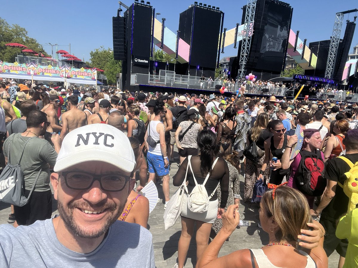 Meet him at the street parade 

Ben Böhmer on stage