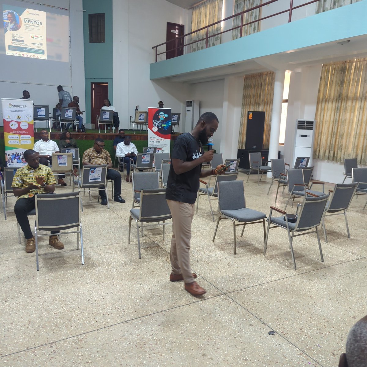 Our MC for the day <a href="/BarcampSunyani/">Barcamp Sunyani #bcsyi</a> is the honourable General Keli <a href="/General_KELI/">Keli🇬🇭 🇬🇭</a>