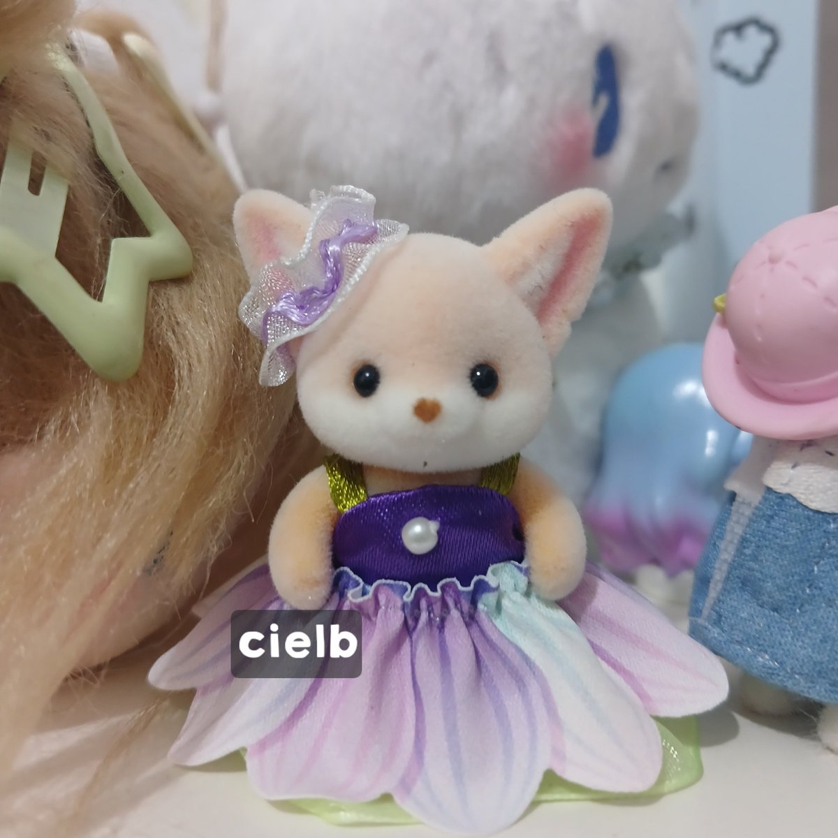 cielb's tweet image. guys ada yang jual temen dia yg 1 set gaa ( deer / choco rabbit )? pengen :&amp;lt; kalo ada yg jual fennec lain juga boleeh tawarin dulu yaaa ^___&amp;lt;