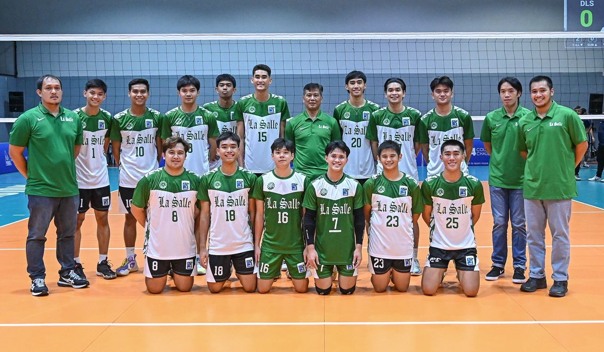 ecoconutnut's tweet photo. 💌 from last season's first v-league match

a new look for the green spikers tomorrow as they officially go on a new era minus very vital key players (kampton, maglinao, adajar, del pilar, de castro, guerrero, poquita) 🥹 

goodluck green spikers! one game at a time 🙏 https://t.co/ZTI4nAKoKU
