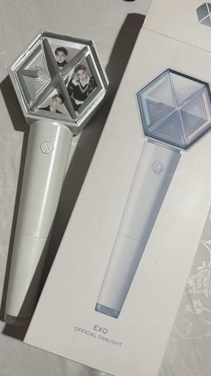 binvinzie's tweet photo. wts lightstick exo ver 3
- baru pernah dipakai sekali
- good condition 
- 500k (nego wajar)

wts exo lightstick https://t.co/cqJUPujafa
