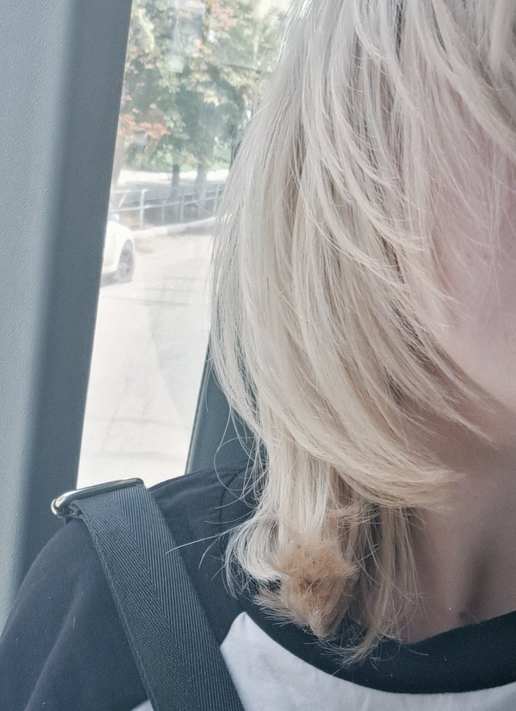 Подстригся, чтобы еще больше быть похожим на аниме шоту.