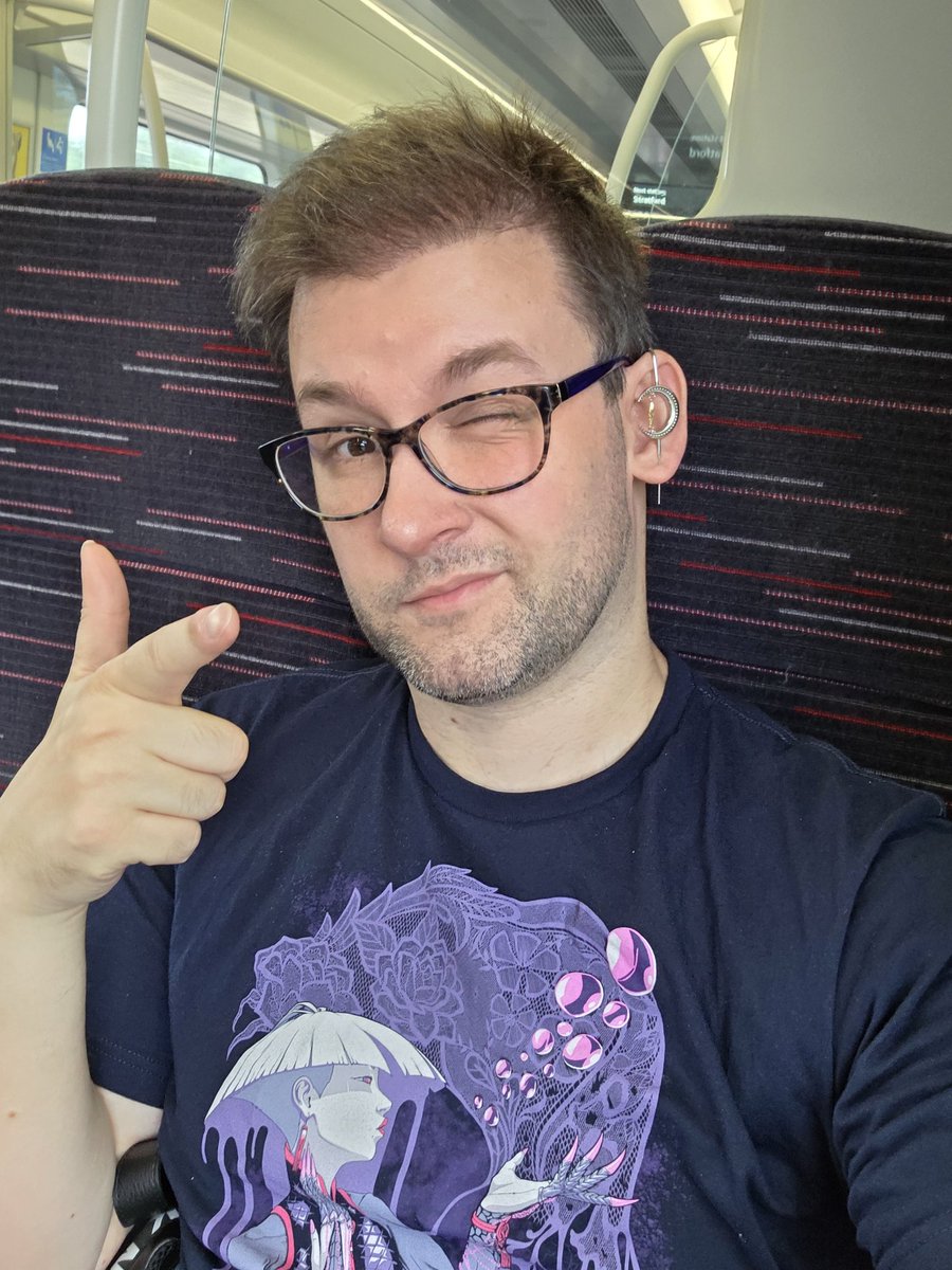 Running on about 2 hours sleep (jetlag can do one!) but am off out to London for an event I've been looking forward to for weeks!

I tell everyone this, you invite me to something, and wild horses can't keep me from coming, social gatherings and events are my FAVOURITE thing! ❤️
