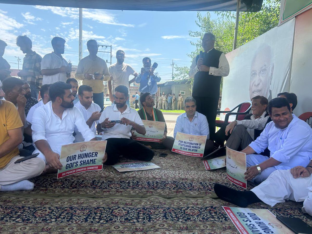 Rajawaseem_inc's tweet image. Observed a hunger strike today for the restoration of statehood and constitutional rights of J&amp;amp;K. Our democratic rights were unjustly taken away by BJP — the people of J&amp;amp;K deserve justice and dignity. #StatehoodForJK #RestoreDemocracy @RahulGandhi @GAMIR_INC 
@TariqKarra